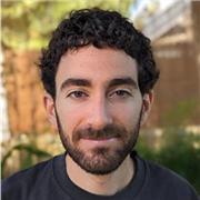 Físico da clases de Física, Matemáticas y Química a alumnos de la ESO, Bachillerato y Univerisdad